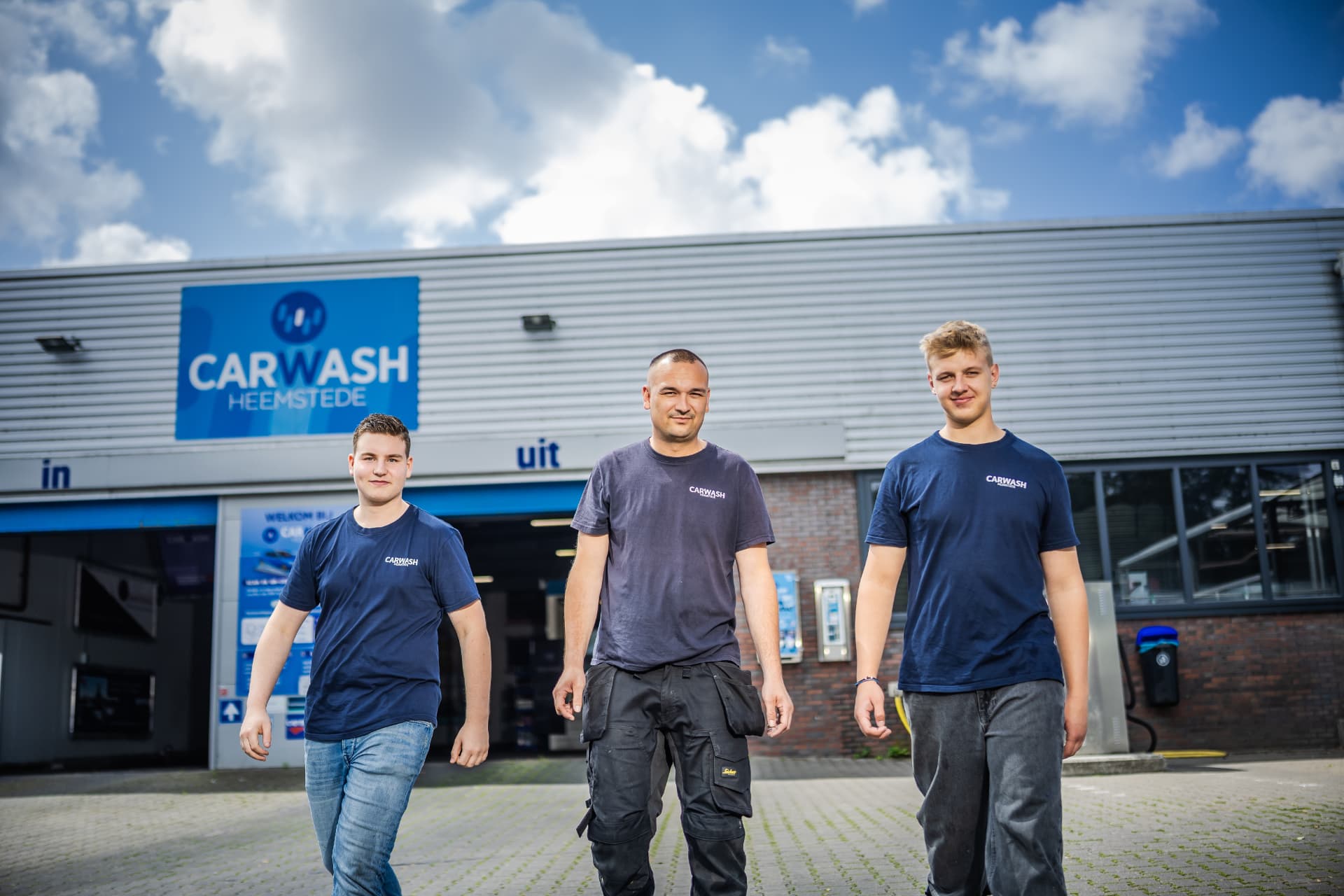 Het team van Carwash Heemstede voor de vestiging